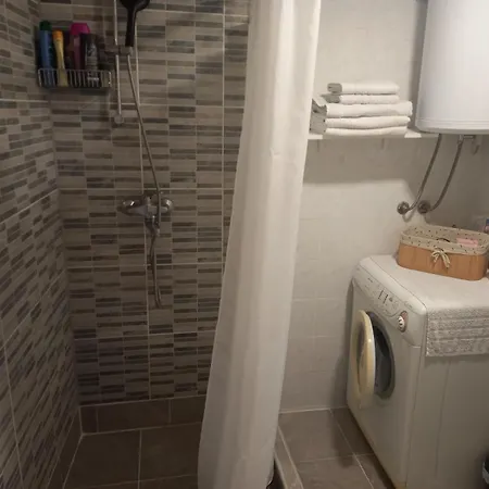 Azra Apartment